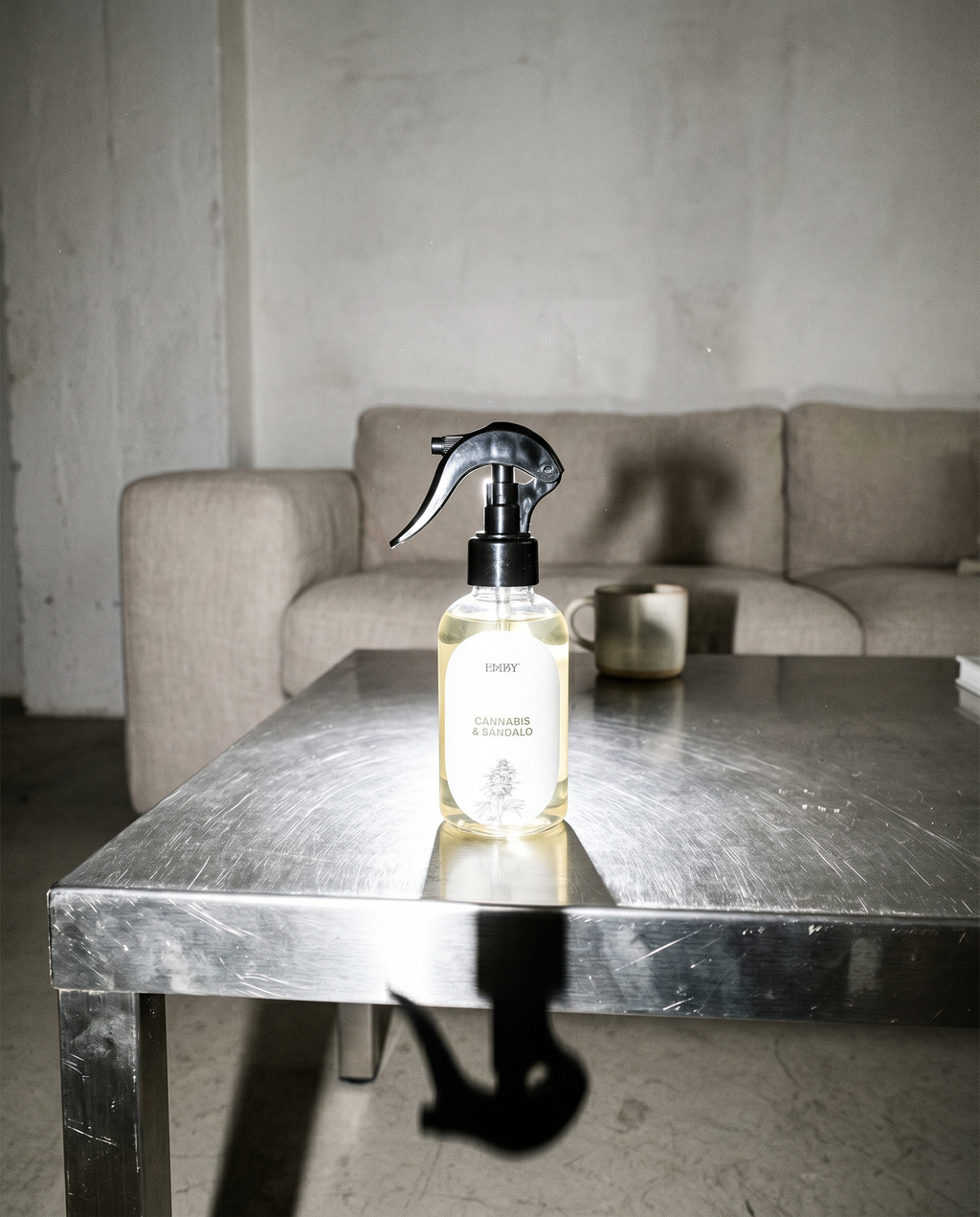 Cannabis & Sándalo — Perfume Ambiental