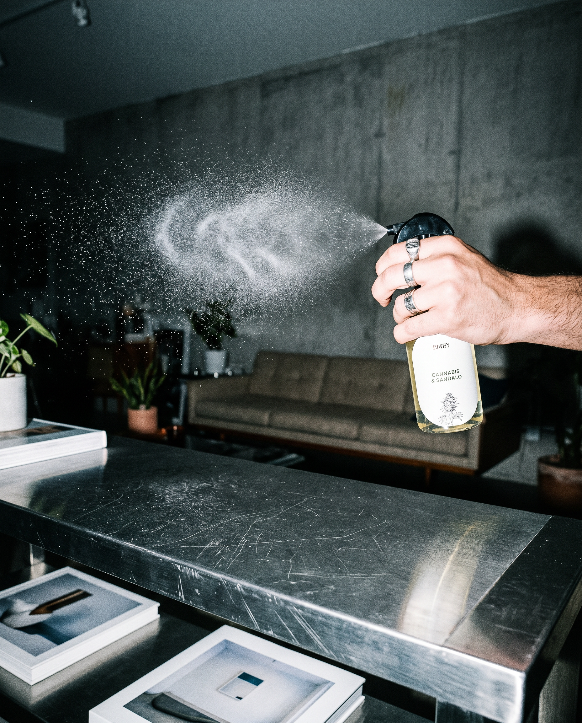 Cannabis & Sándalo — Perfume Ambiental